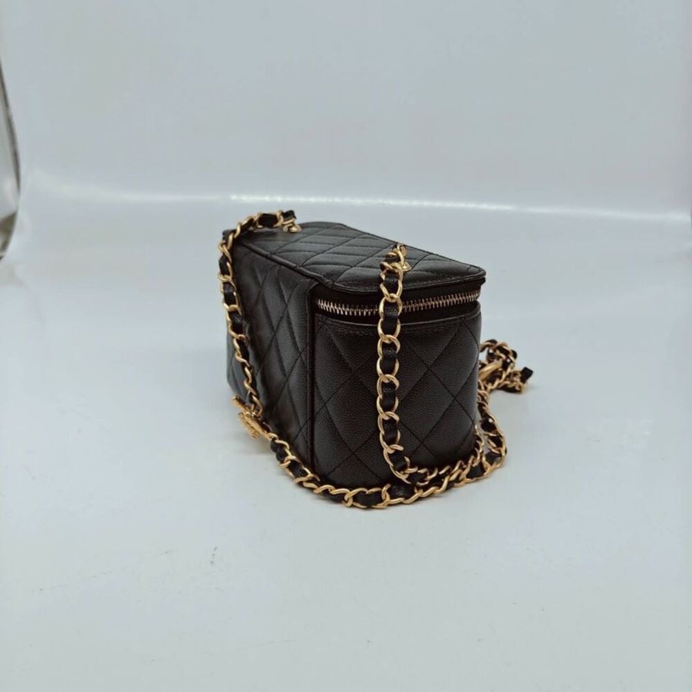 Chanel Women Pre-Loved Bag Very Good Condition - Picture 5 of 9